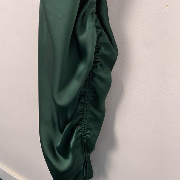 NWT Lavish Alice Satin Cowl Ruched Cocktail Dress in Emerald 6 - Picture 4 of 8